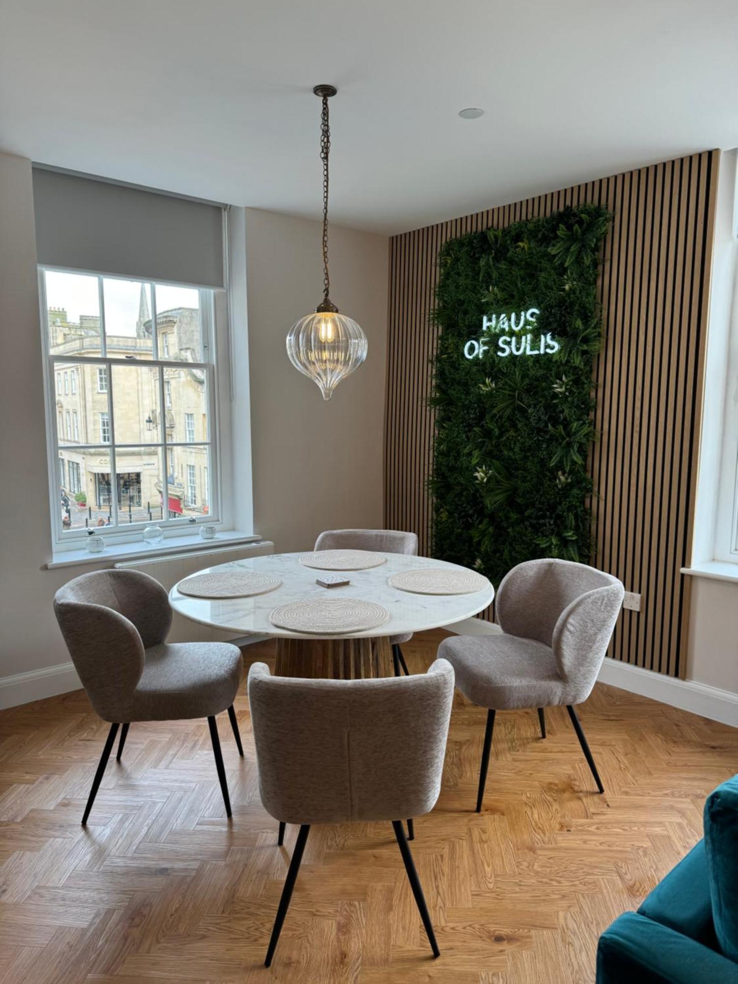 Haus Of Sulis, City Centre Apartment With Lift Access Bath Extérieur photo