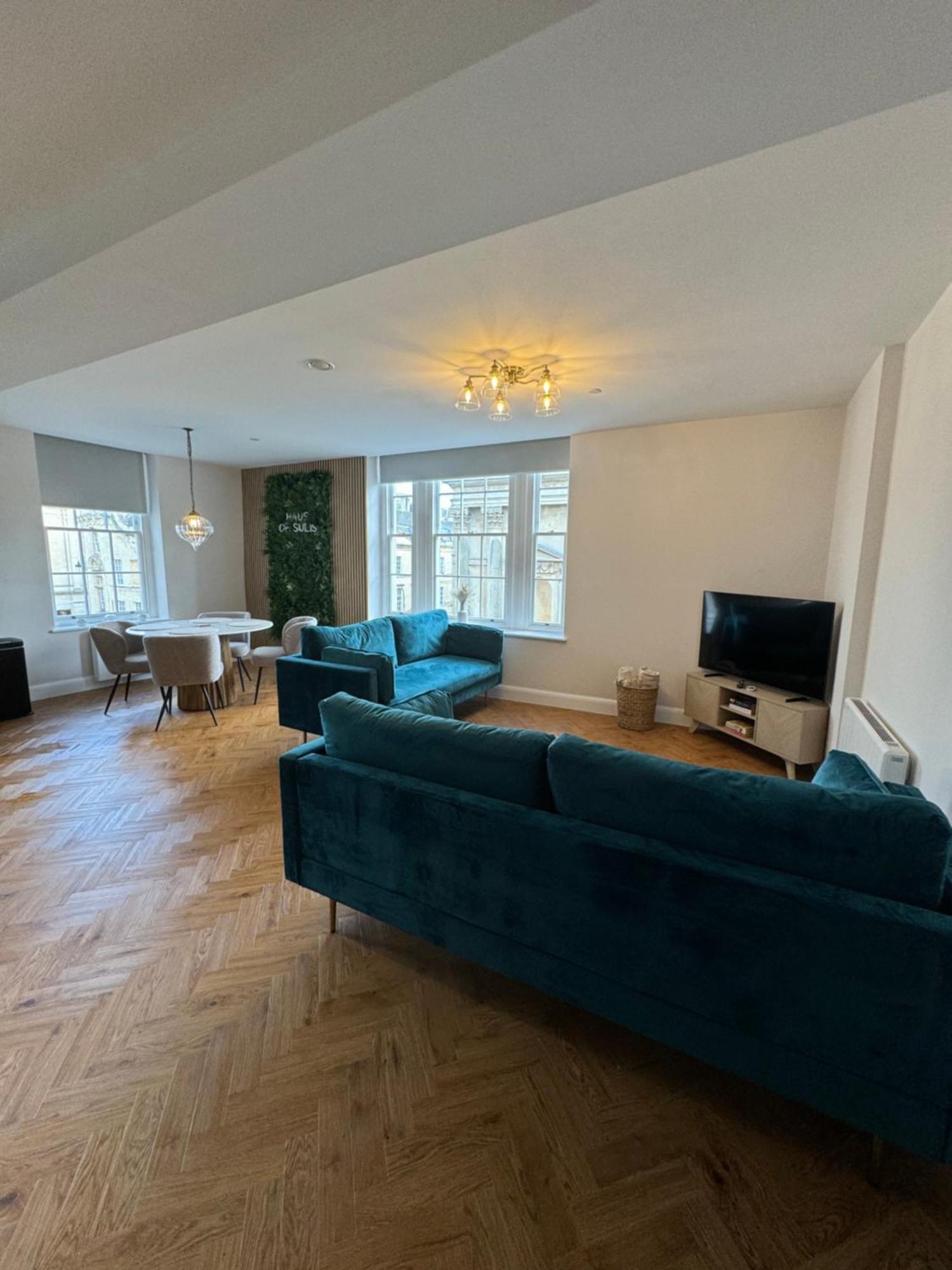 Haus Of Sulis, City Centre Apartment With Lift Access Bath Extérieur photo