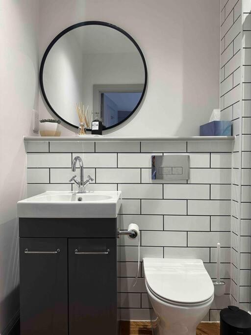 Haus Of Sulis, City Centre Apartment With Lift Access Bath Extérieur photo