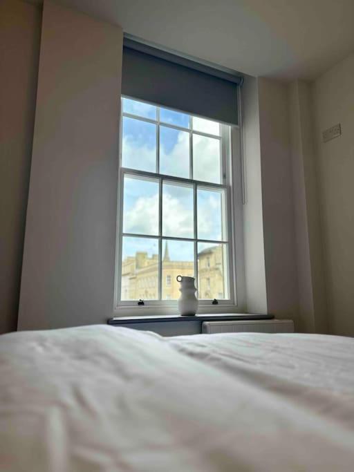 Haus Of Sulis, City Centre Apartment With Lift Access Bath Extérieur photo