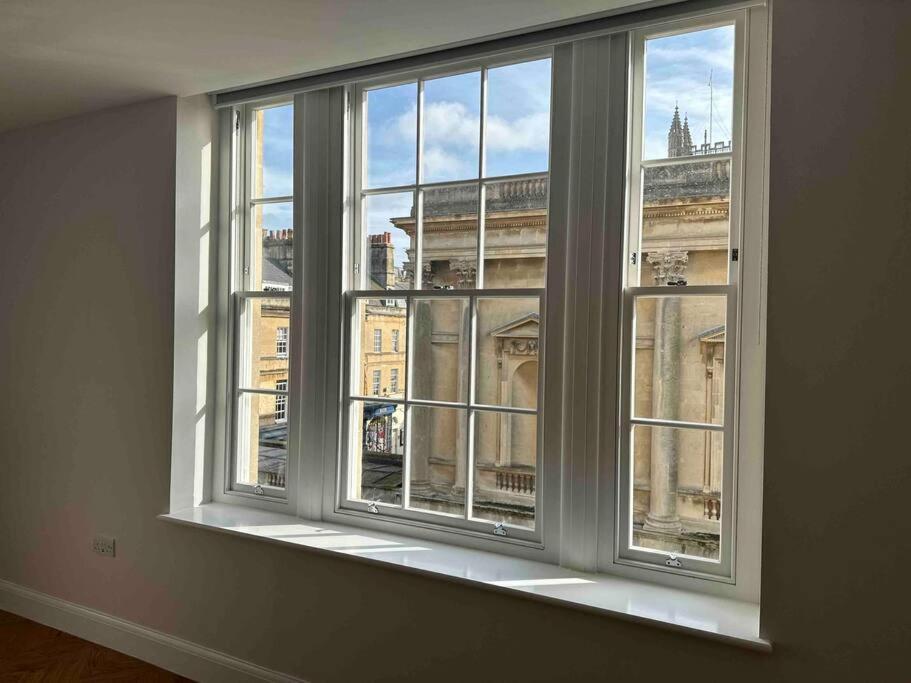 Haus Of Sulis, City Centre Apartment With Lift Access Bath Extérieur photo